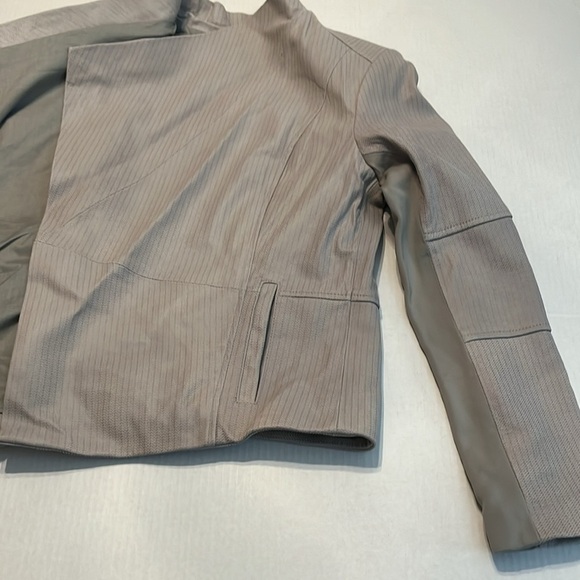 NWOT G.I.L.I. Cloud Open Front Tonal Printed Leather Jacket with Pockets Size 10 - Picture 12 of 14